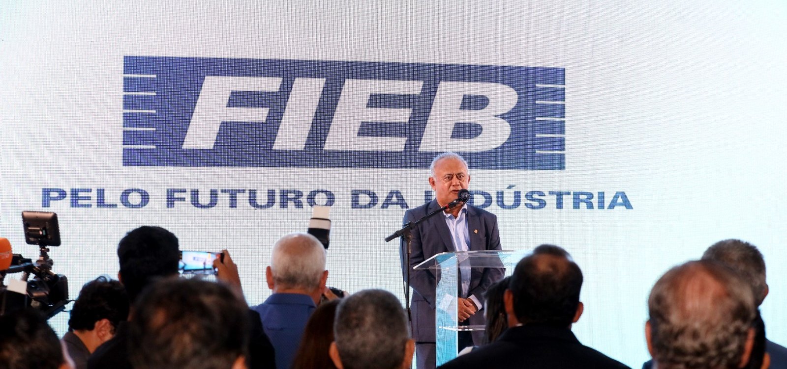 Carlos Henrique Passos toma posse como novo presidente da FIEB
