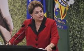 Presidente Dilma deve ir às ruas para defender seu mandato, diz jornal