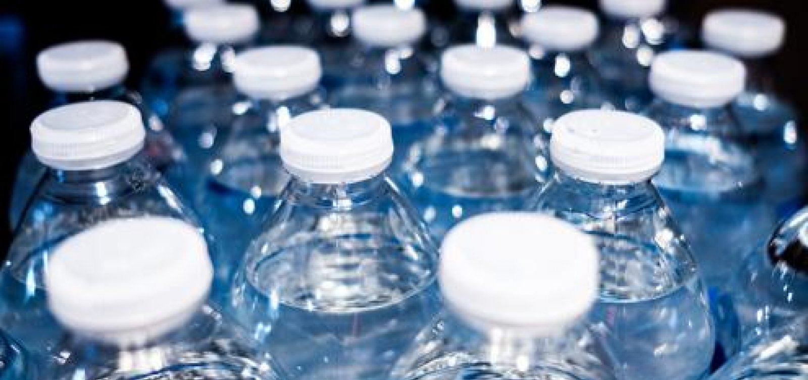 Governo publica portaria que obriga distribuição gratuita de água em eventos nos dias de calor extremo