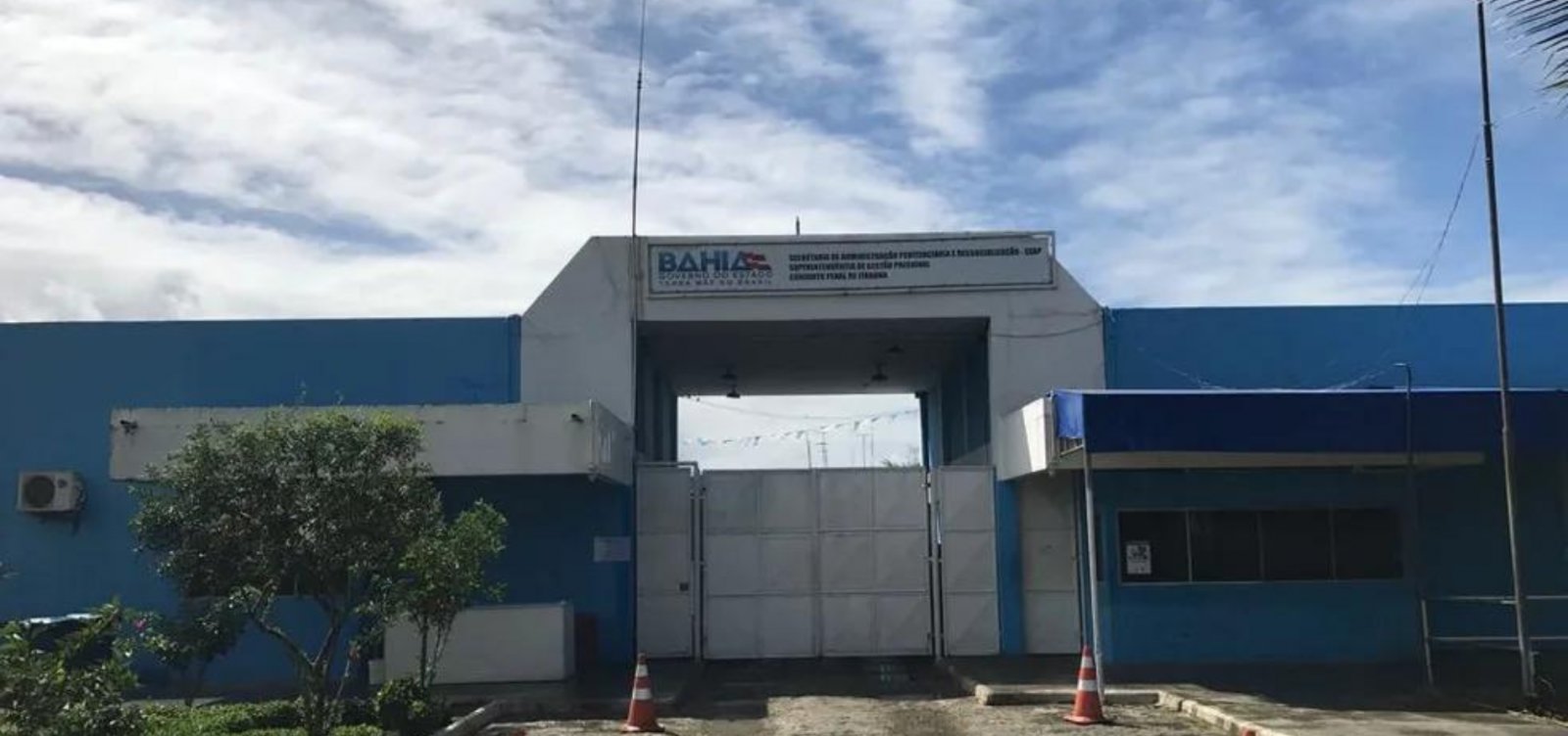Megaoperação busca apreender armas, celulares e drogas em 18 unidades prisionais da Bahia 