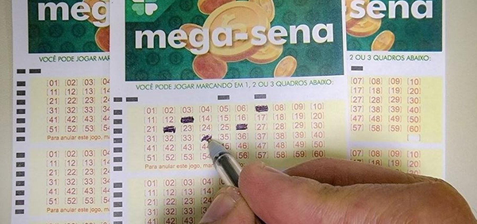Mega-Sena: ninguém acerta dezenas e prêmio acumula para R$ 32 milhões