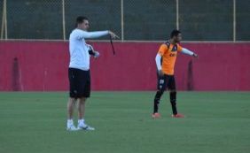 Mancini tem retorno de Fernando Miguel, mas ganha dúvidas para jogo de sábado