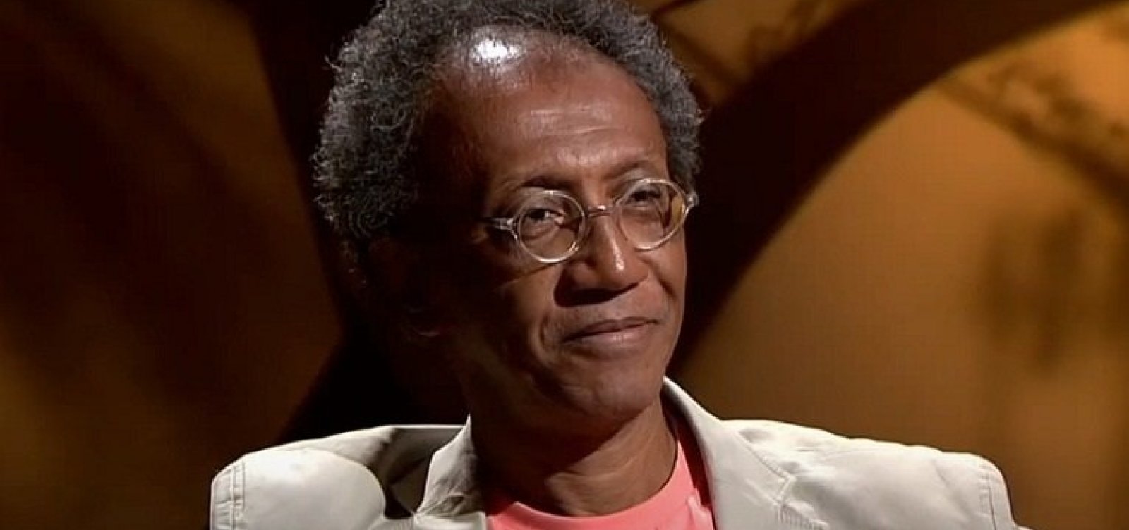 Ativista antirracista Helio Santos receberá título de Doutor Honoris Causa pela Ufba
