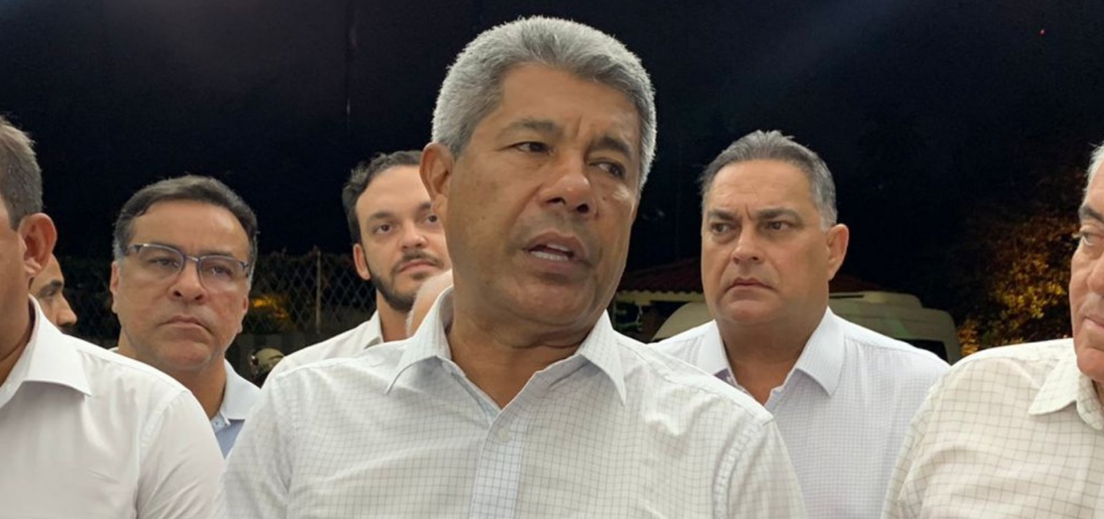 Jerônimo 'pega ar' com jornalista ao ser questionado sobre unidade do grupo