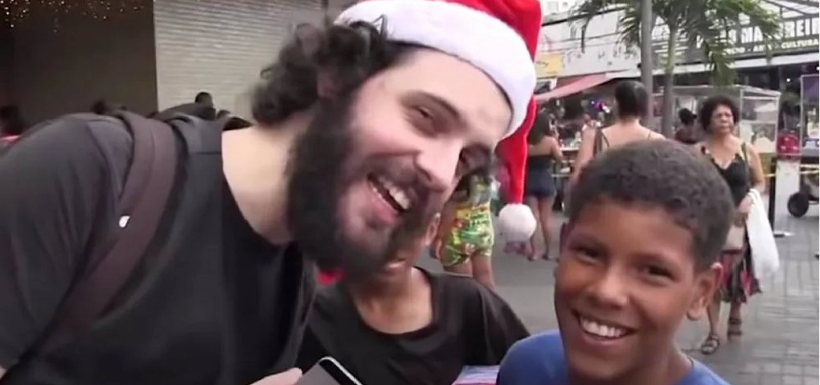 'Valeu, Natalina': jovem do meme processa humorista Diogo Defante