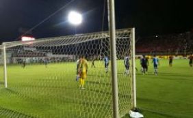 Com gol de Kieza, Vitória vence Guanambi e espanta fantasma da eliminação