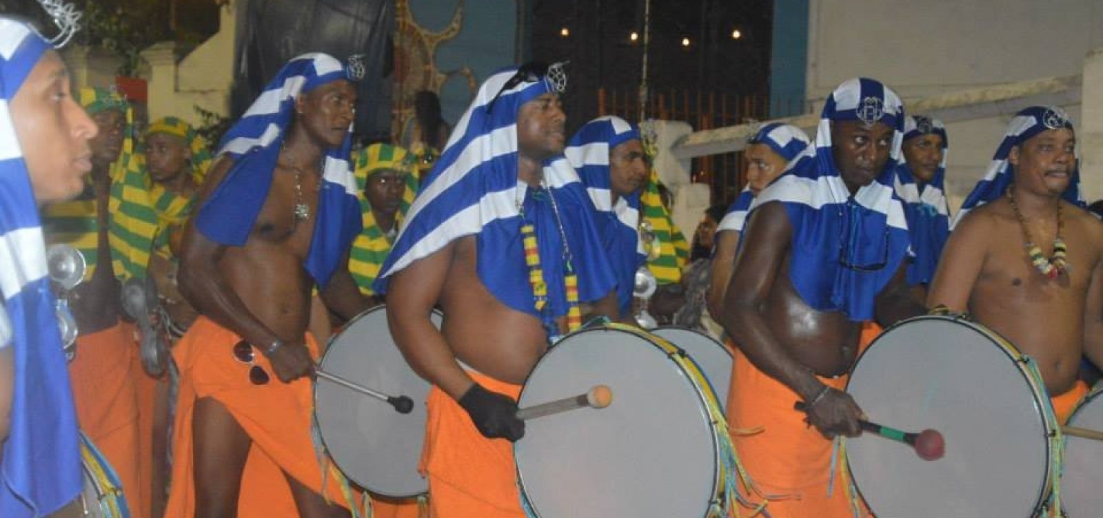Carlinhos Brown vai sair com o Zárabe no Bonfim depois de 16 anos