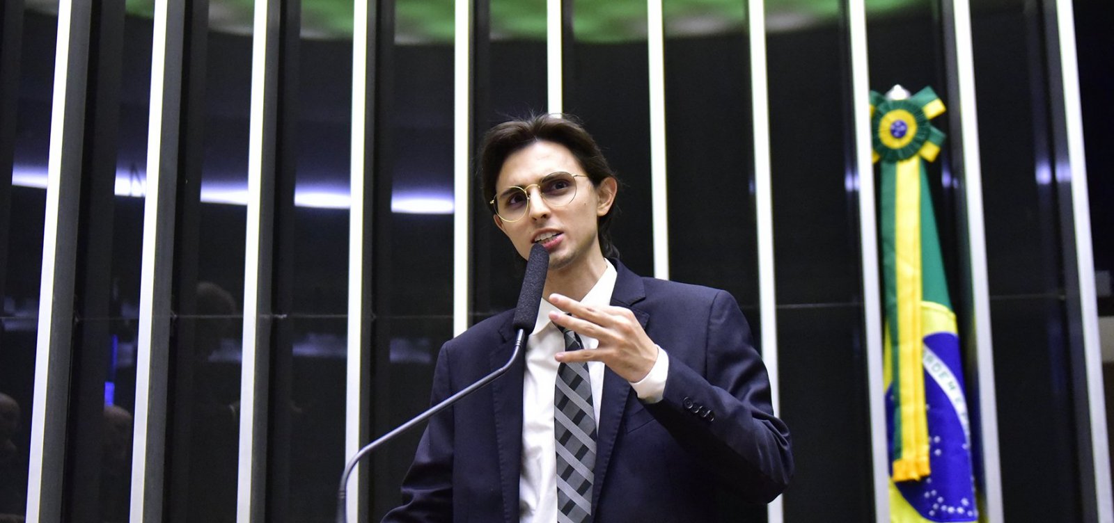 Deputado do Amazonas dá voz de prisão a PMs durante abordagem