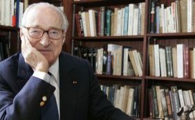 Aos 90 anos, morre o escritor e acadêmico francês Alain Decaux