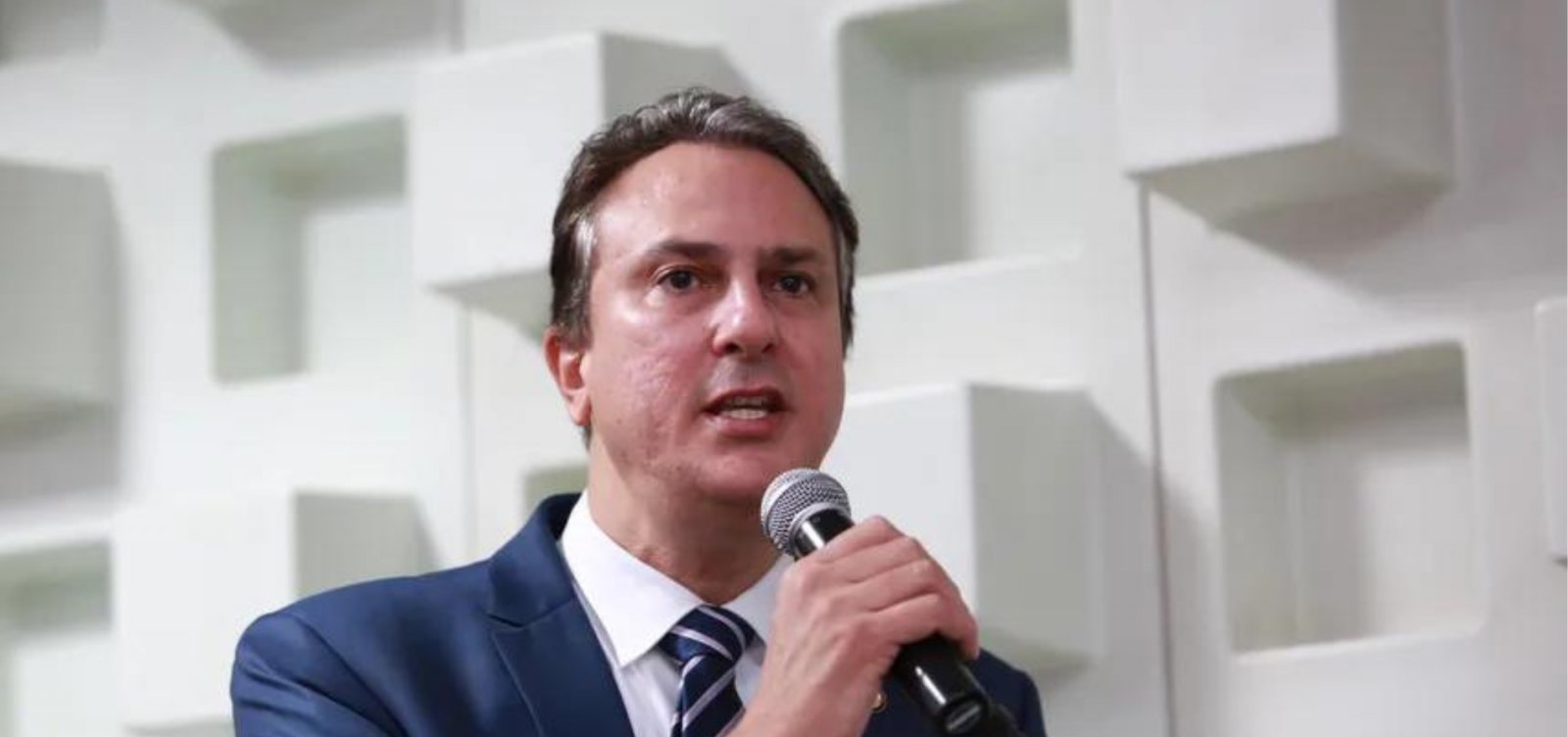 Ministro diz que MEC prevê cobrar taxa de faculdades para custear órgão que regula ensino superior privado