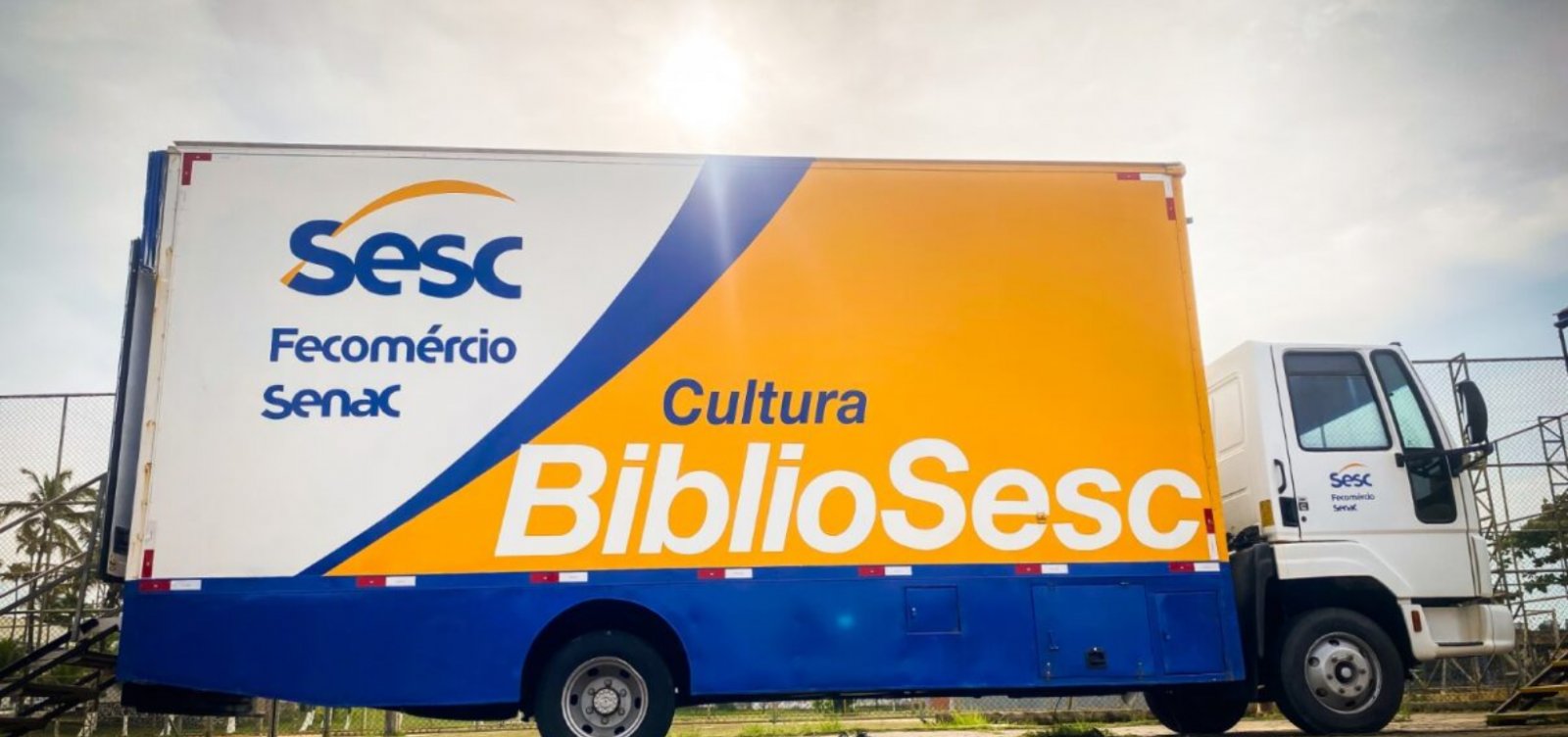 Biblioteca itinerante do Sesc abre a temporada de leitura 2024 com acesso gratuito a livros