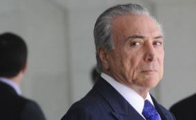 PMDB decide permanência no governo Dilma na terça-feira