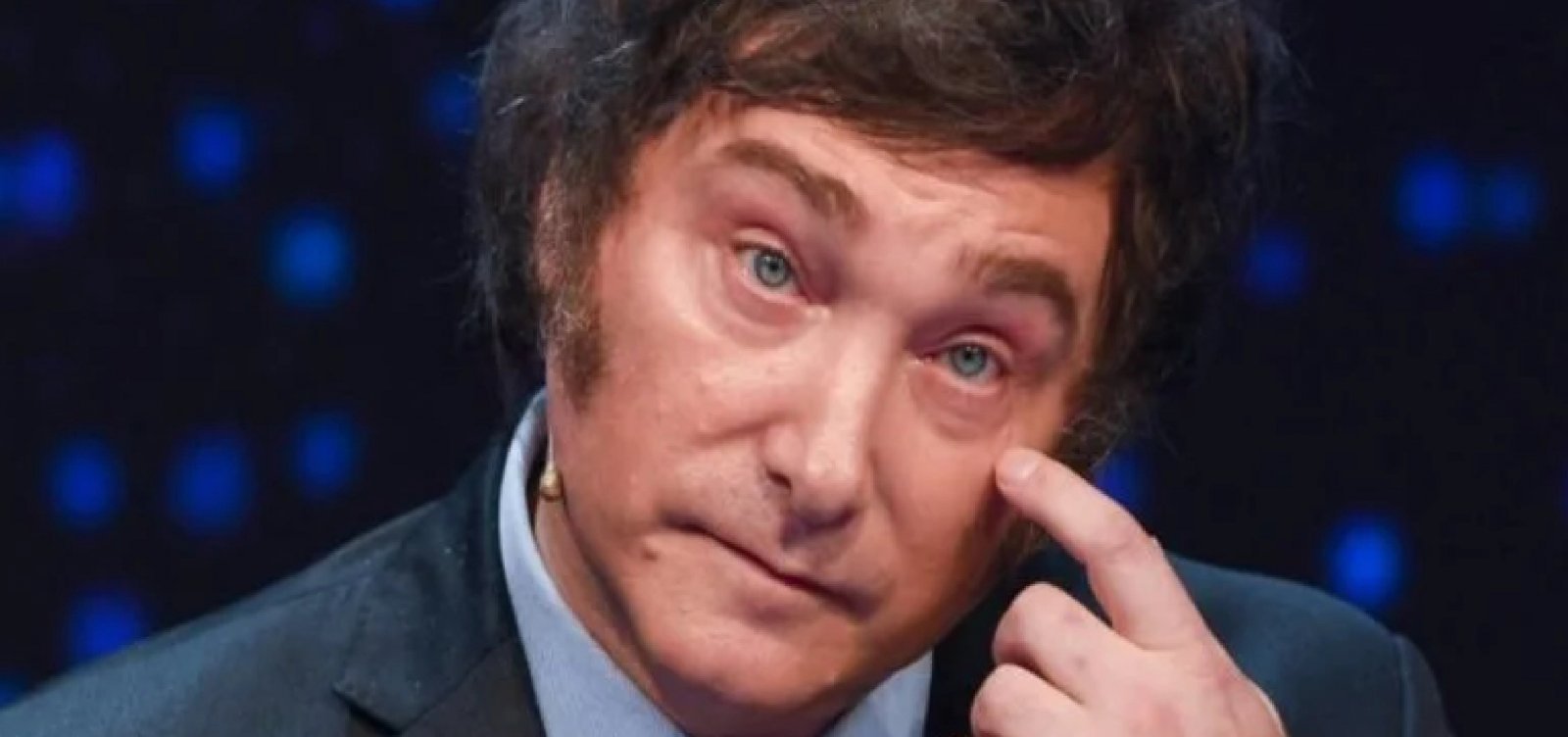 Governo Milei anuncia corte de benef&iacute;cios sociais para mais de 27 mil pessoas