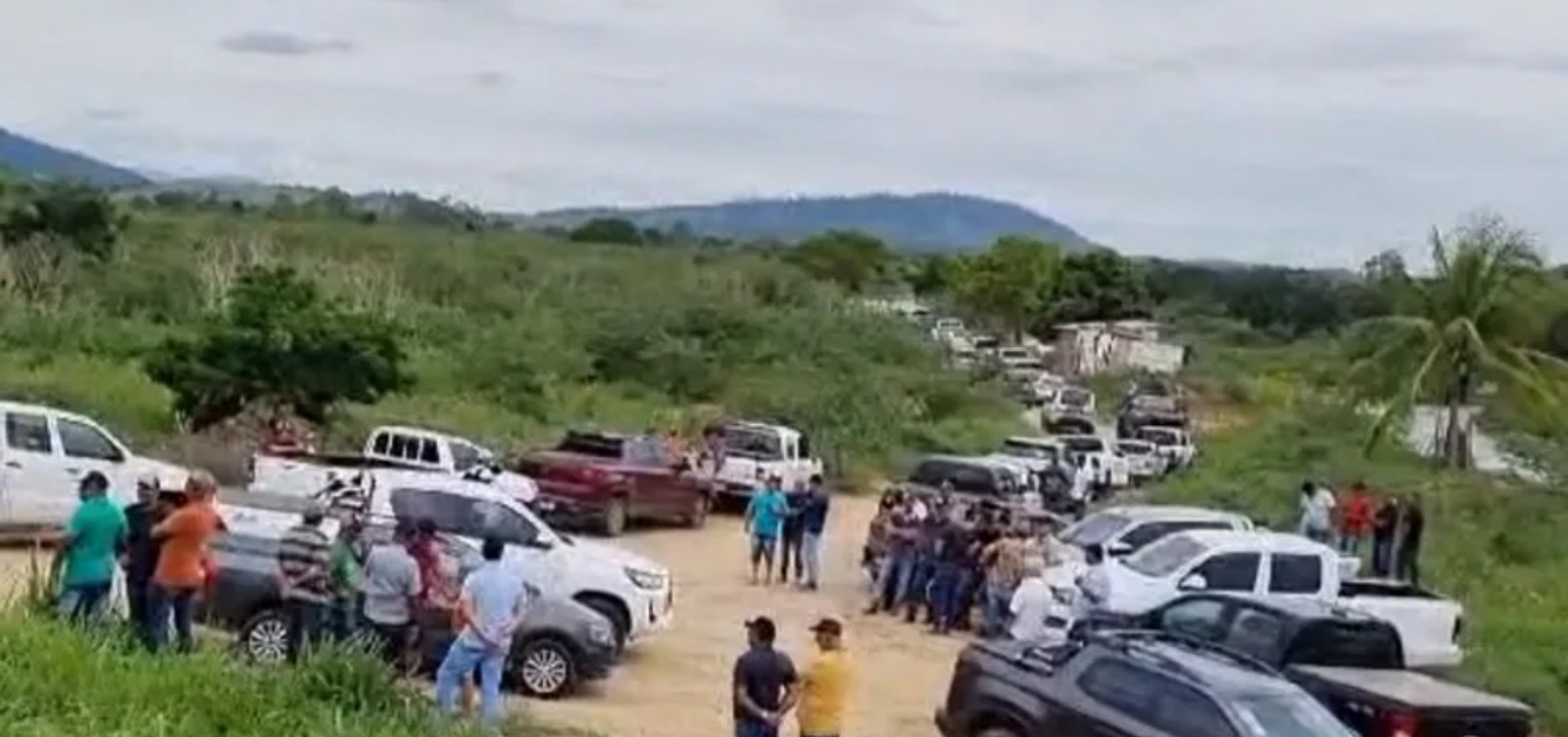 Ação com cerca de 200 fazendeiros que resultou na morte de indígena na Bahia foi planejada pelo WhatsApp