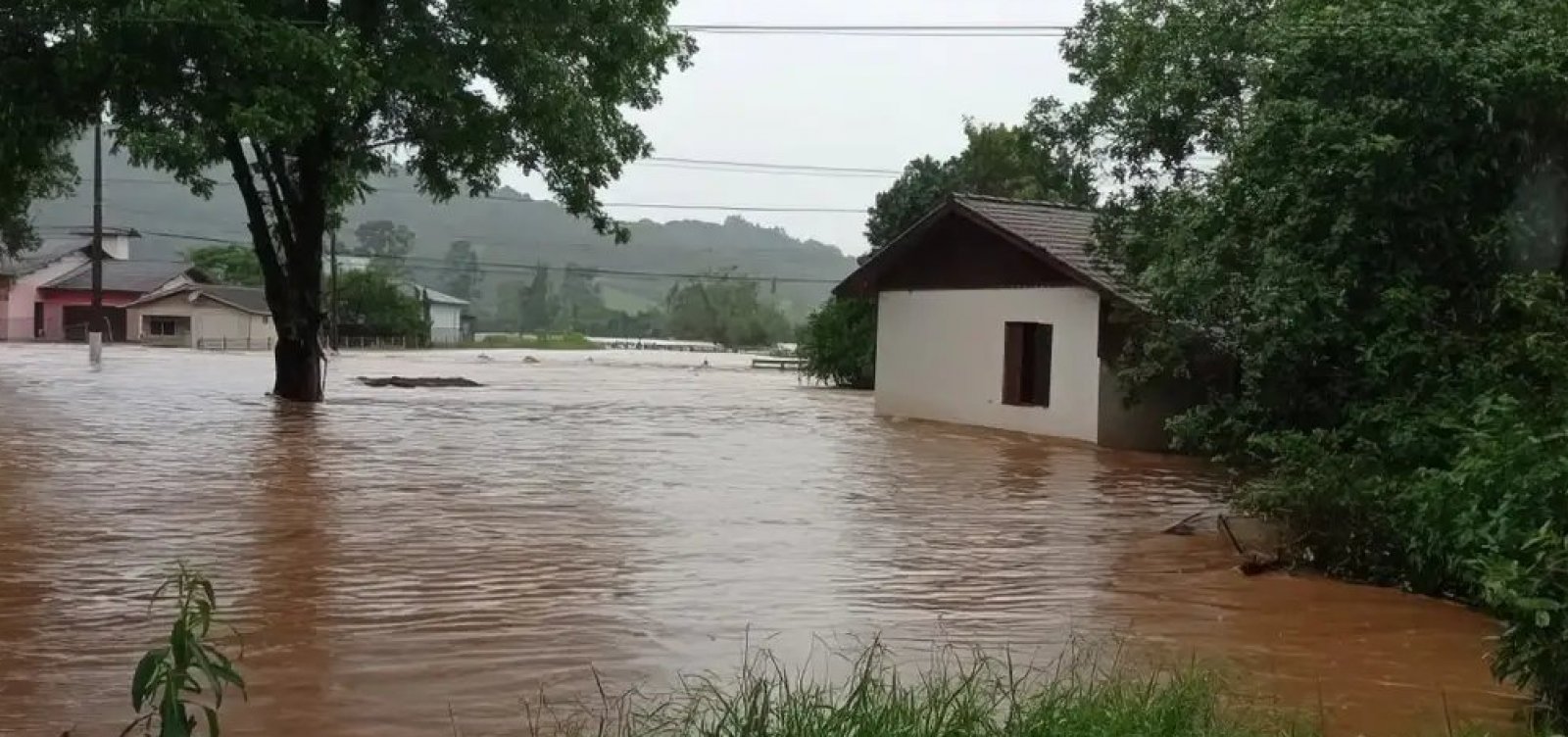 Chuvas intensas ameaçam a Bahia e 11 estados 