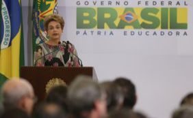 Dilma realiza reunião com ministros do PMDB no Palácio do Planalto