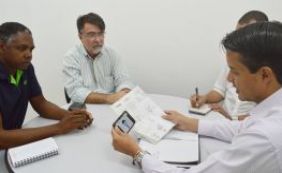 Avenida Luiz Tarquínio, em Lauro de Freitas, passa por requalificação