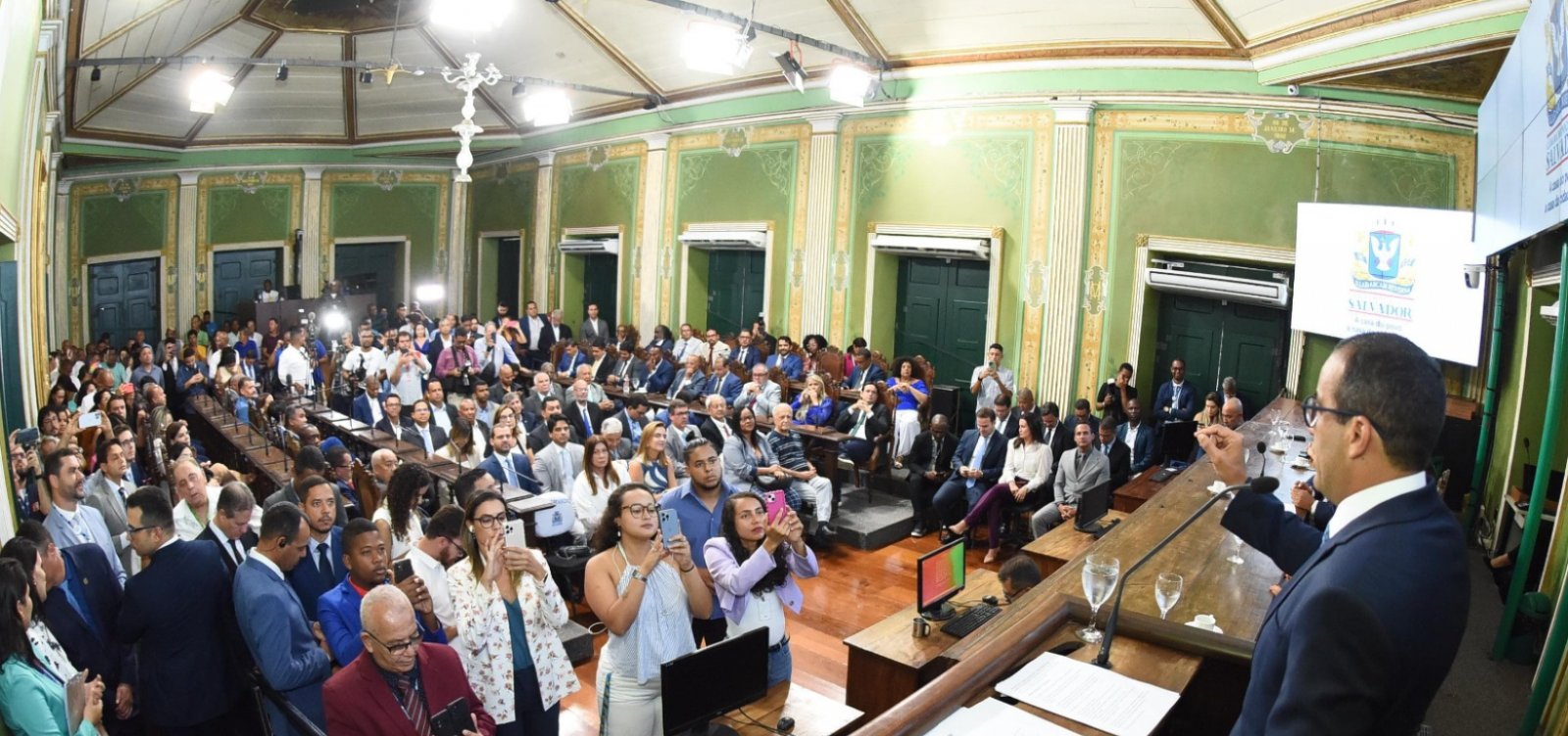 Câmara Municipal abre trabalhos legislativos para 2024 no Plenário Cosme de Farias
