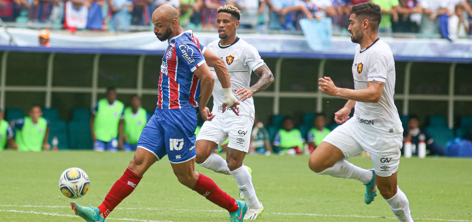 Com gol nos acréscimos, Bahia vence o Sport na estreia pela Copa do Nordeste