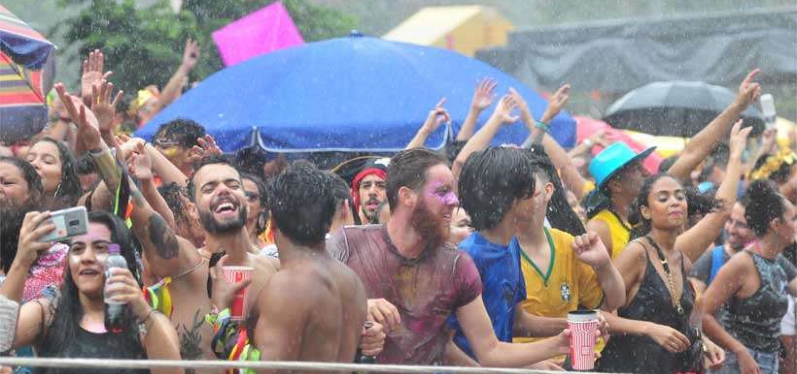 Alerta aos foliões: primeiros dias de Carnaval em Salvador serão de calorão e chuvas moderadas