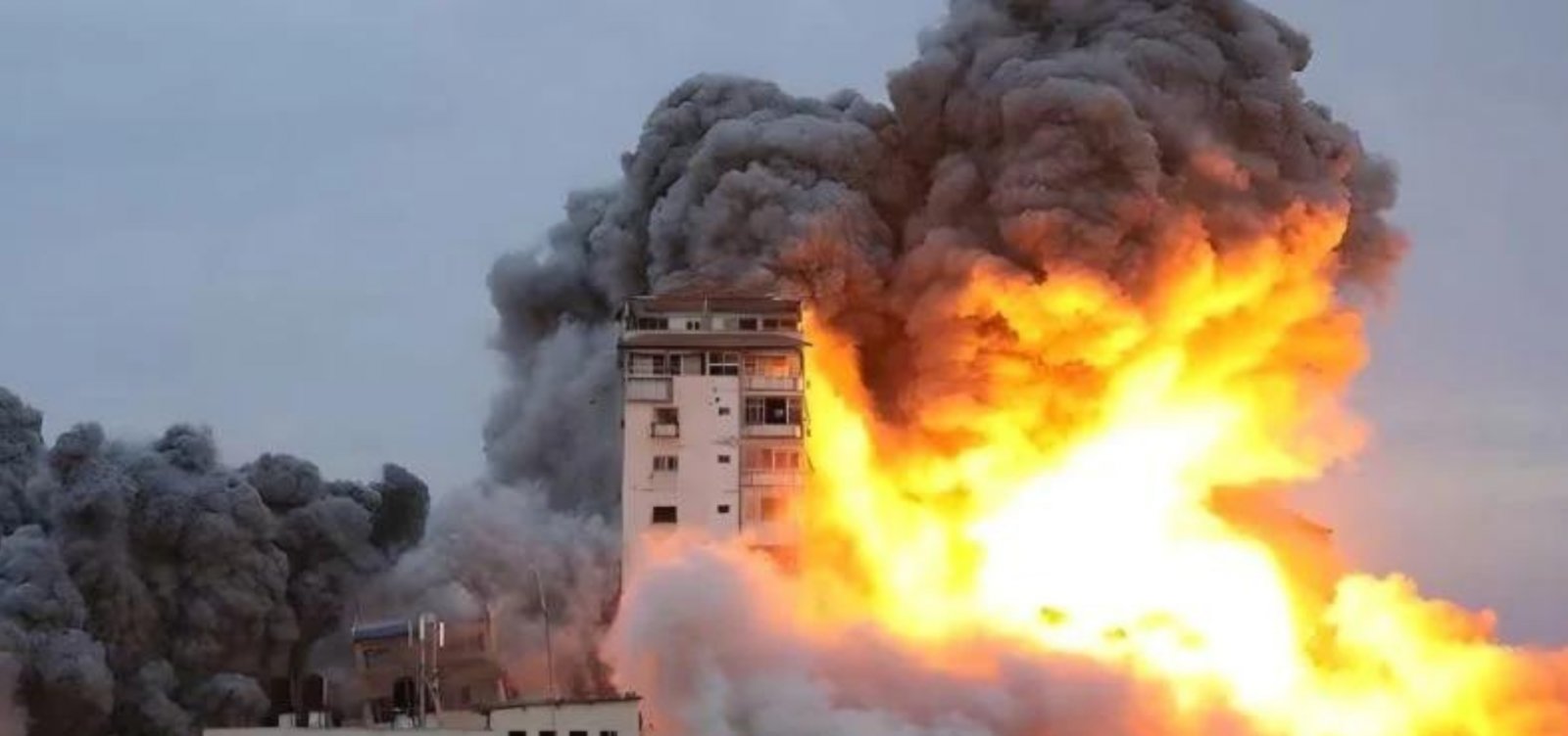 Bombardeios de Israel matam 31 em Rafah, área de refúgio de mais de 1 milhão de palestinos