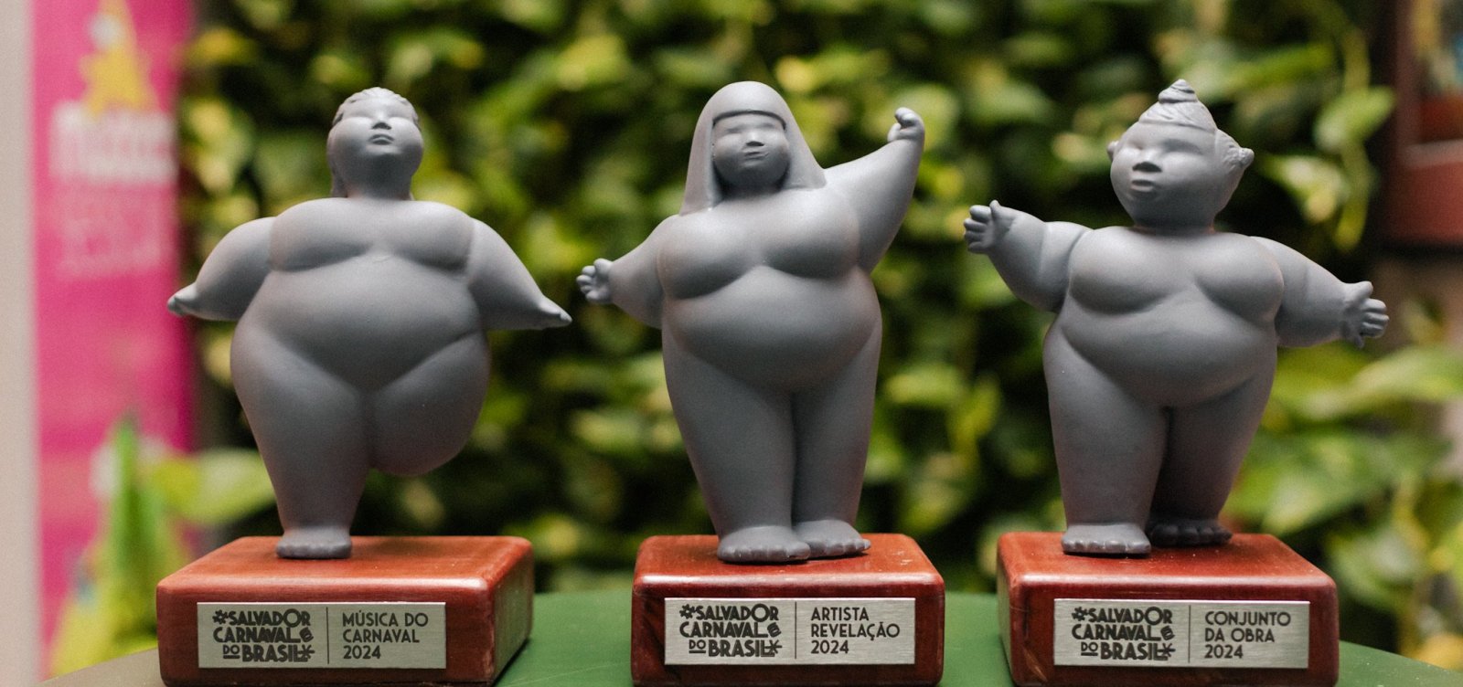 Conheça os troféus da premiação "Axé: Canto do Povo de um Lugar" realizada pelo Grupo Metropole e Macaco Gordo