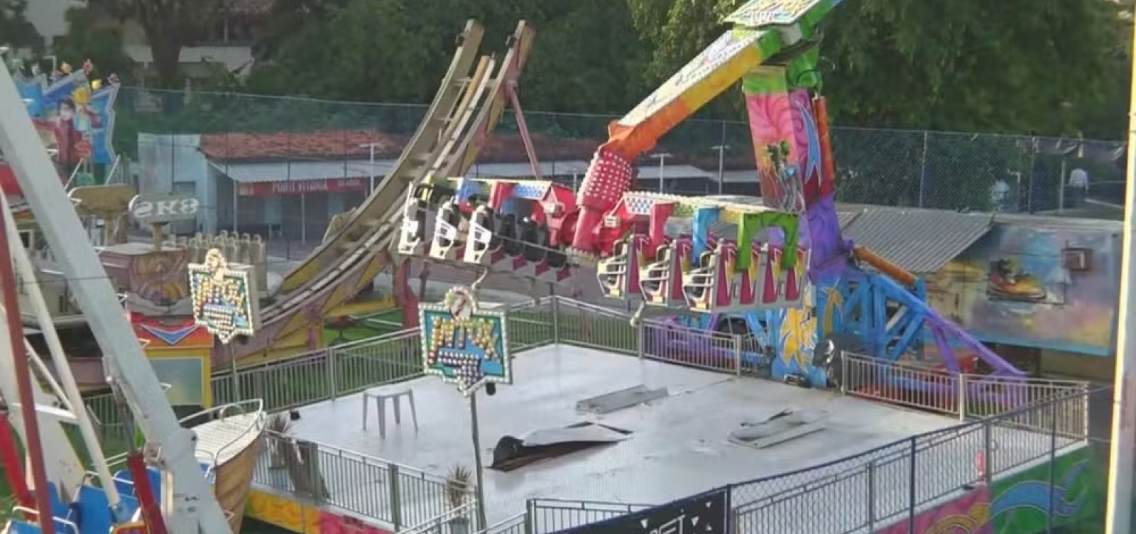Após acidente com dois irmãos, parque de diversões em Cajazeiras é interditado
