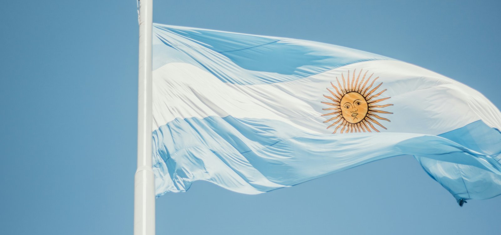 Argentina corta gastos e tem superávit mensal pela 1ª vez em 12 anos