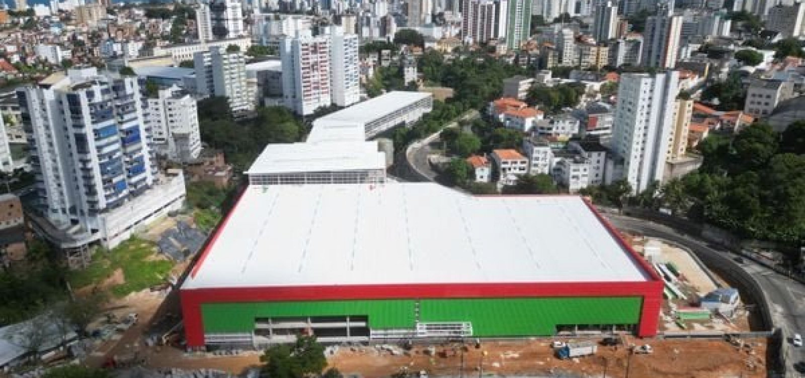 Prefeitura contraria lei e libera ampliação do novo home center da Ferreira Costa em Salvador