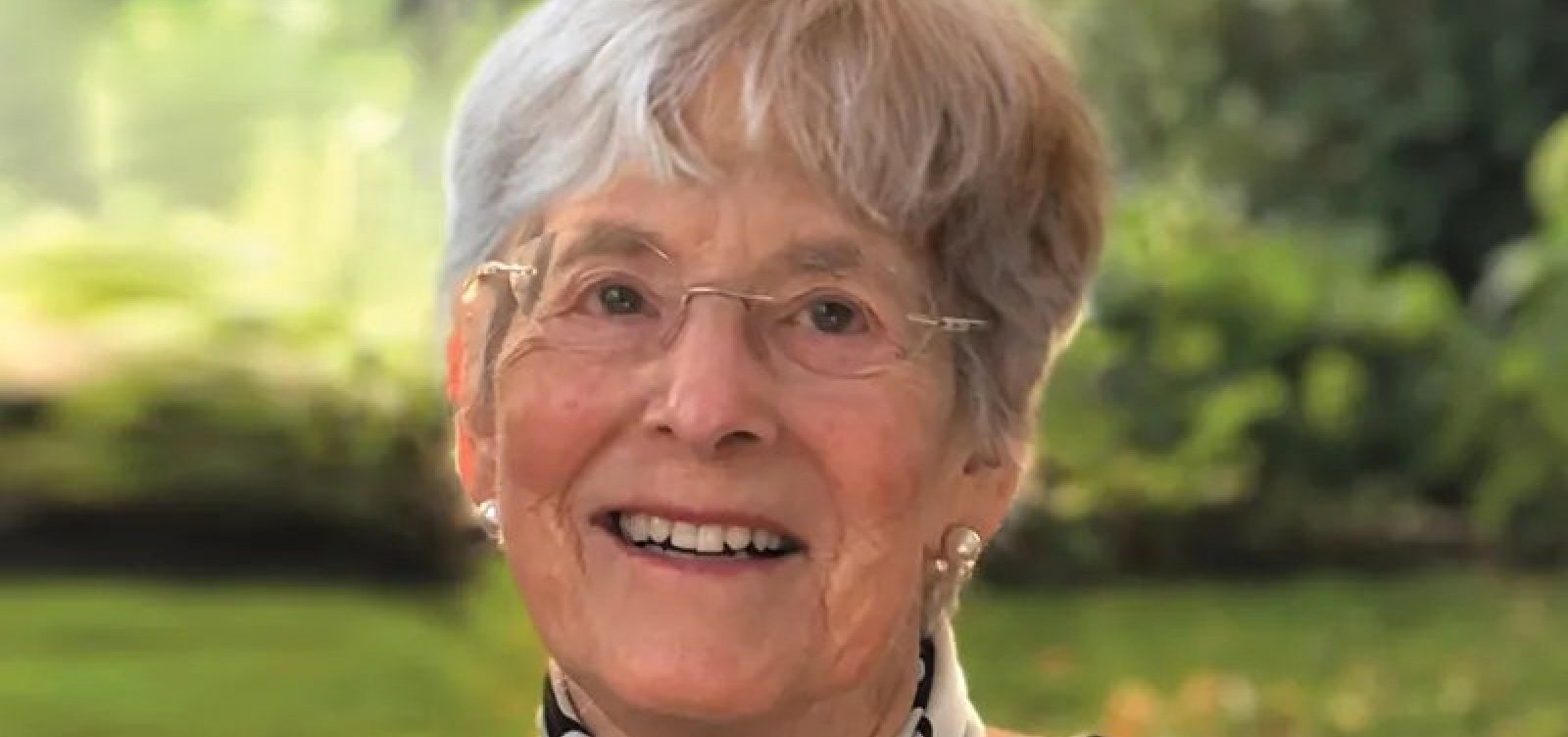 Ex-professora doa US$ 1 bi para faculdade de medicina ter cursos gratuitos