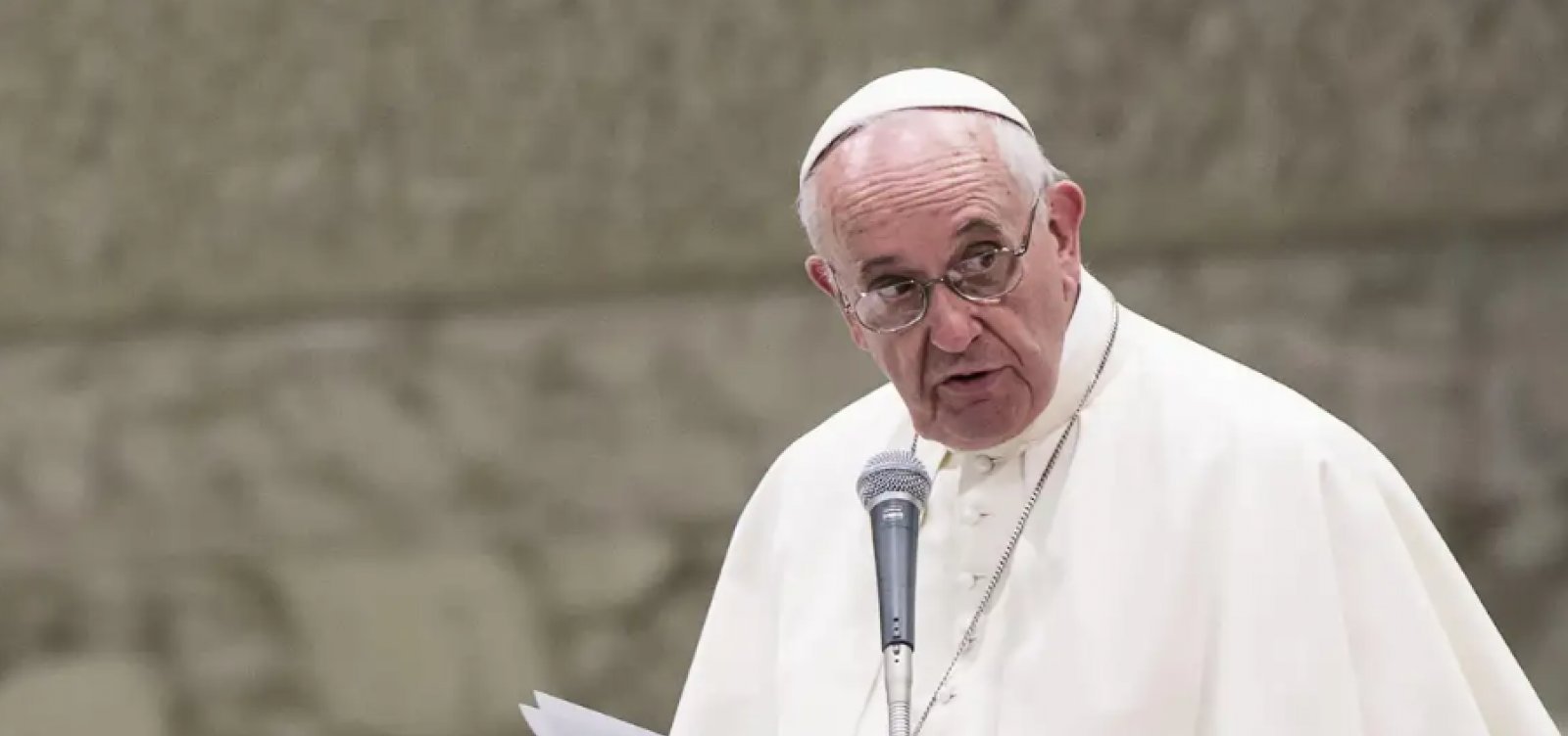 Papa Francisco anuncia que está com bronquite e não lê discurso no Vaticano