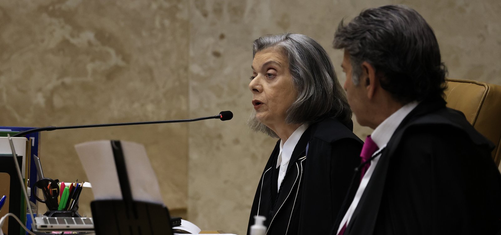 "Nós fomos silenciadas", diz Cármen Lúcia em sessão do Dia da Mulher