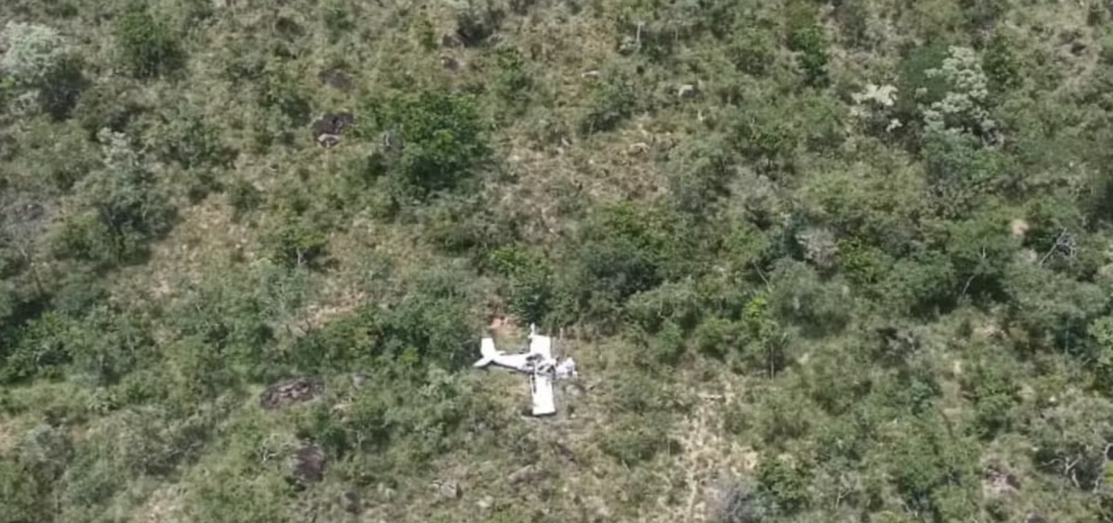 Piloto do avião que caiu na Bahia e deixou três pessoas mortas perdeu controle do voo, aponta Cenipa