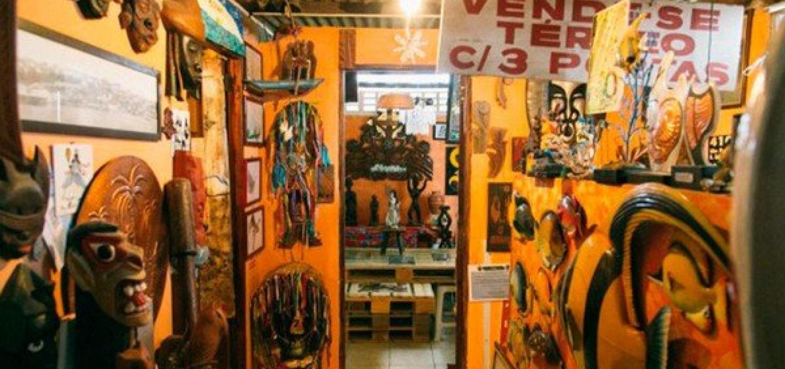 "Arte é um direito não muito pensado quando falamos em cidade", aponta diretora de documentário sobre Acervo da Laje