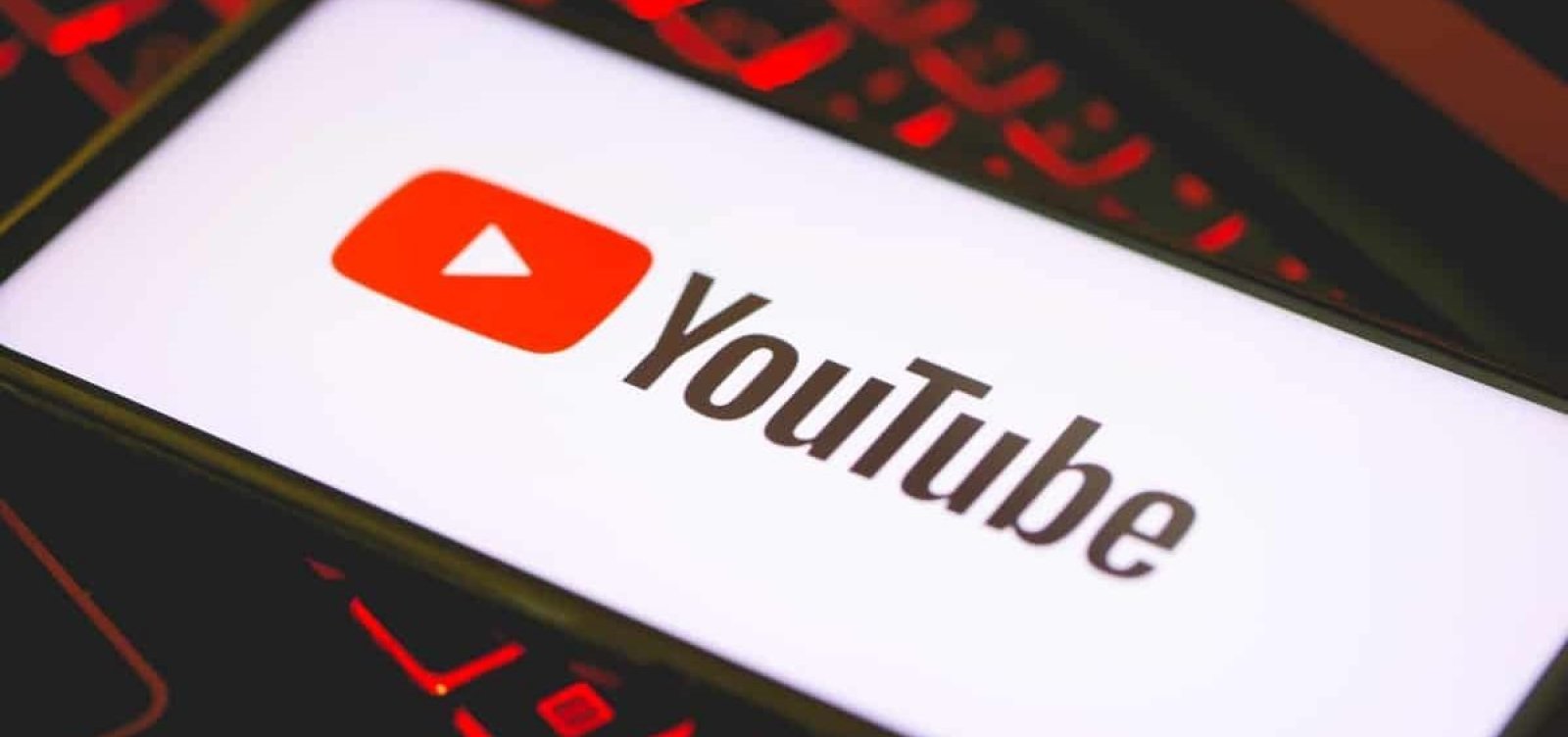 YouTube obriga usuários a identificar vídeos feitos com Inteligência Artificial que simulam pessoas reais