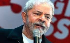 “O povo brasileiro está mostrando o quanto valoriza a democracia", diz Lula