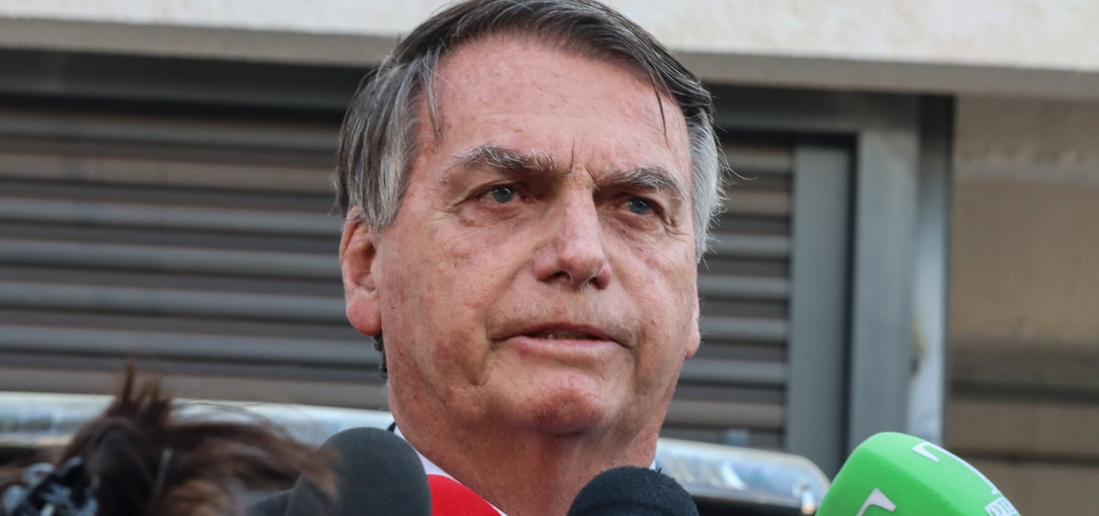 PF deve investigar estadia de Bolsonaro em embaixada da Hungria