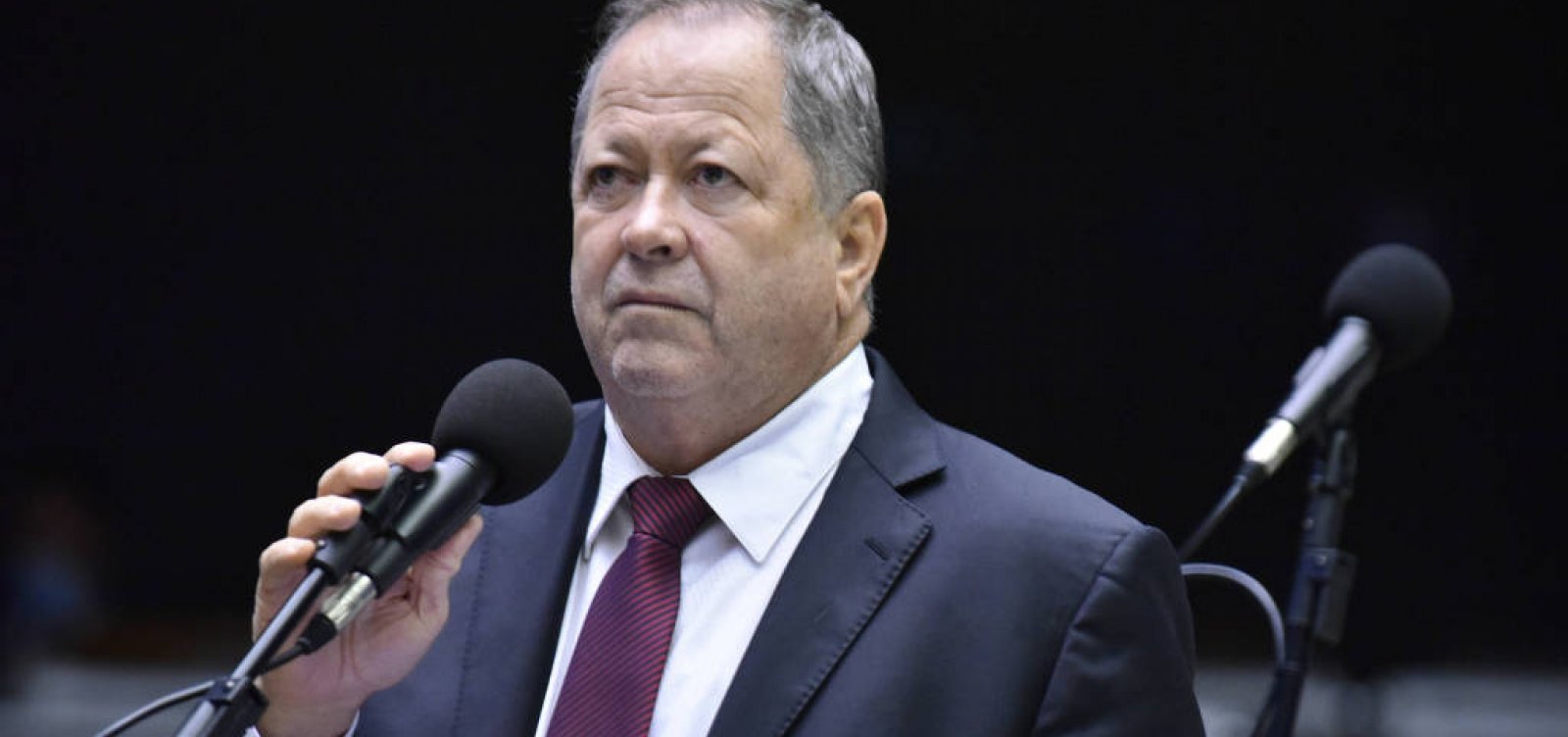Relator na CCJ vota para manter prisão do deputado Chiquinho Brazão