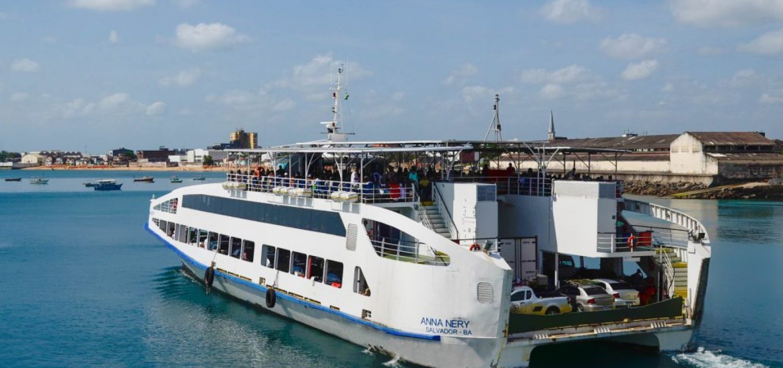 Fila de espera no sistema ferry-boat ultrapassa 4h com feriado da Semana Santa