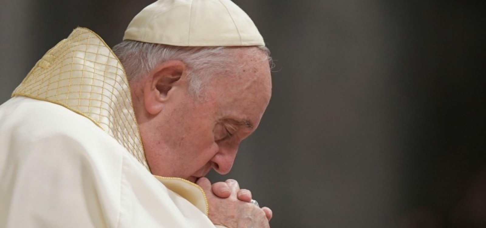 Após cancelar presença na Via Sacra, Papa Francisco participa da Vigília Pascal neste sábado