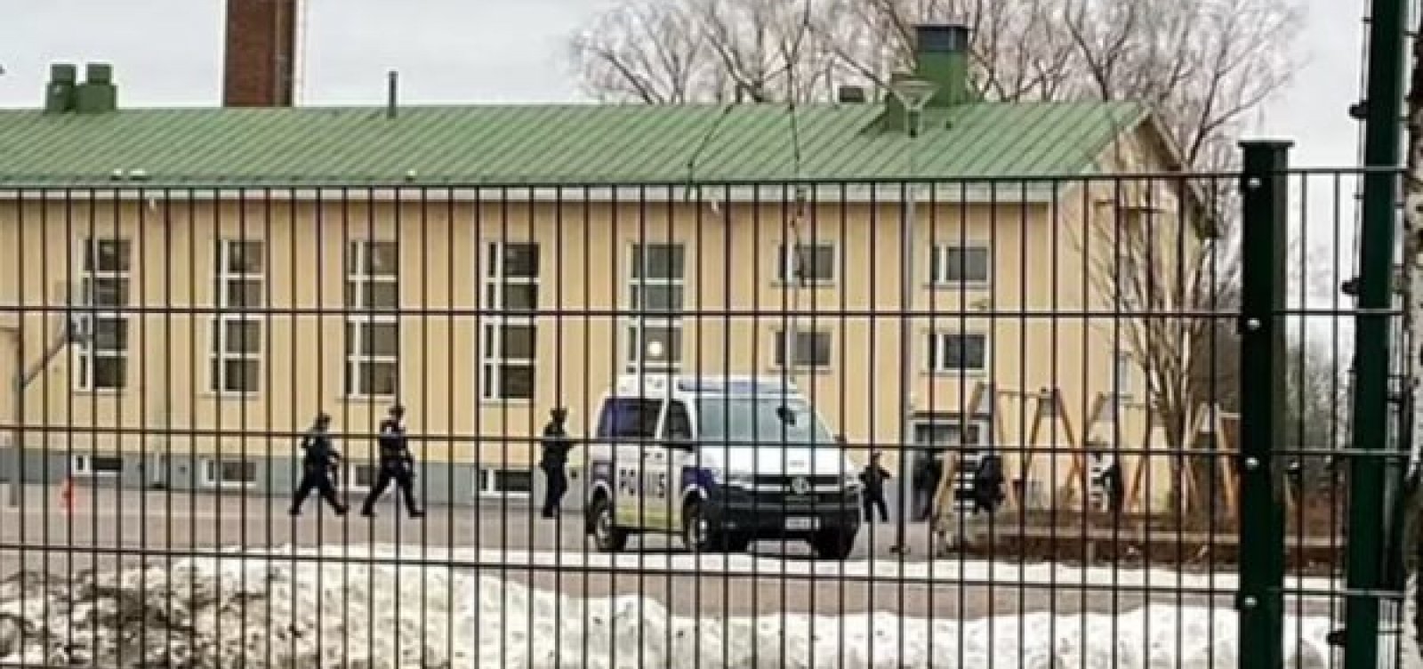 Estudante atira em colegas mata um colega e fere dois em escola na Finlândia