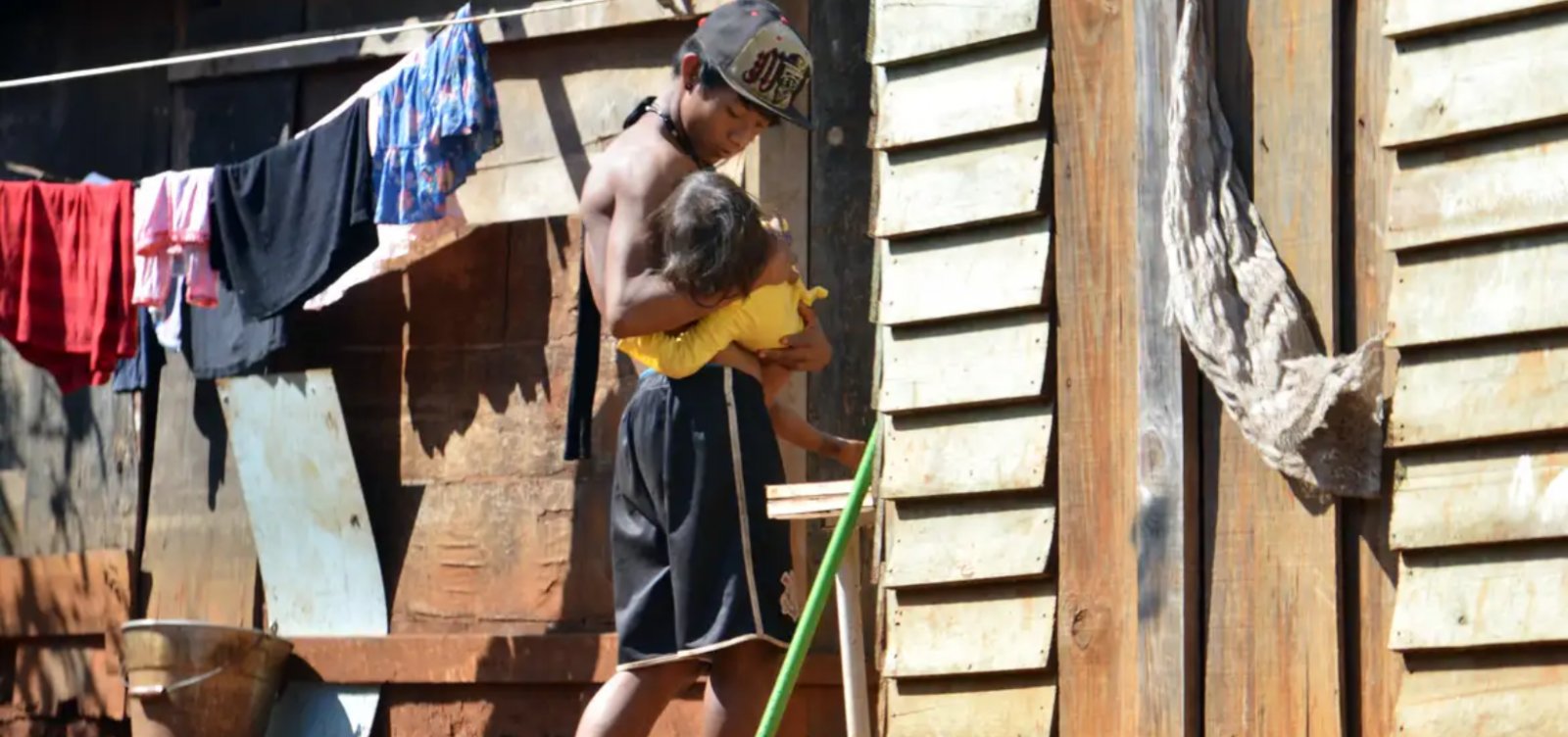 IBGE divulga que quase metade das crianças até 5 anos vivia em situação de pobreza no Brasil em 2022
