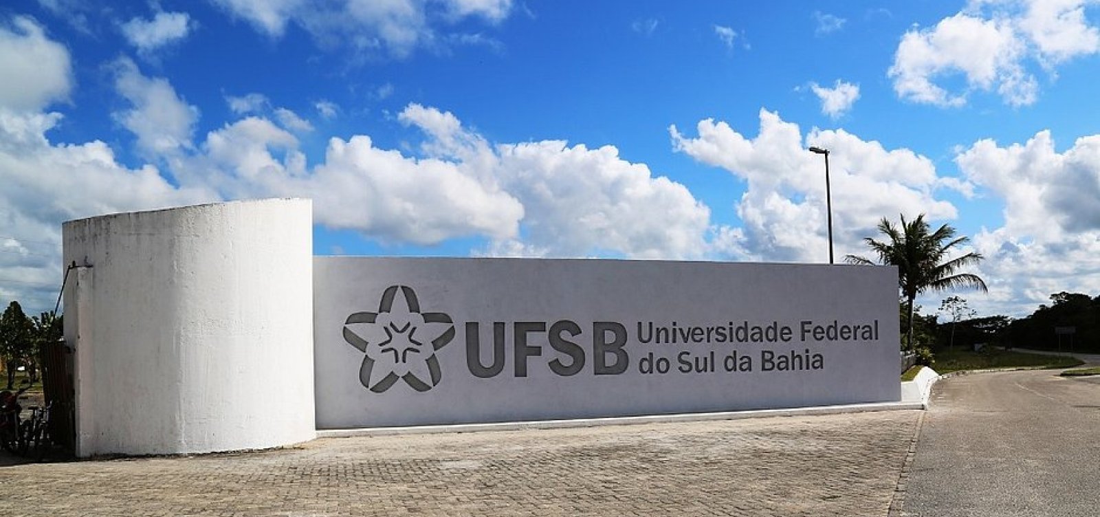 Professores anunciam greve em universidades federais nesta segunda-feira; UFSB e UFRB estão na lista 