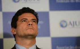 Senadora critica Moro: "País não se constrói com salvadores da pátria"