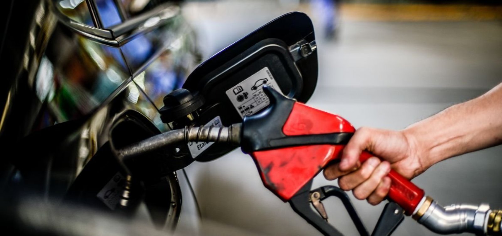 Gasolina chega a R$ 6,89 em Salvador, após reajuste das distribuidoras 