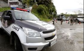 Polícia prende suspeitos por tráfico com duas metralhadoras em Plataforma