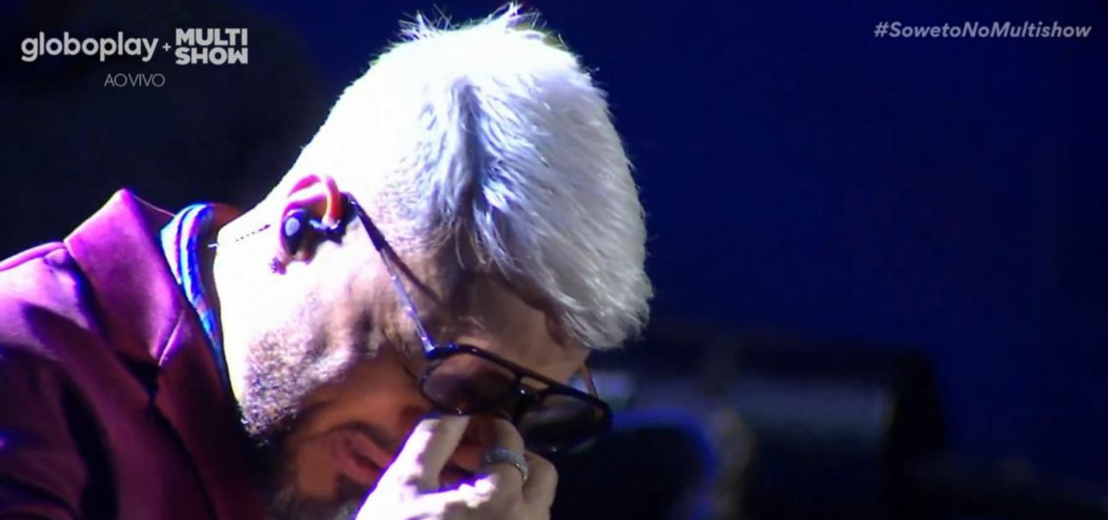 Belo chora em show após anunciar fim de casamento com Gracyanne: "Momento muito difícil"