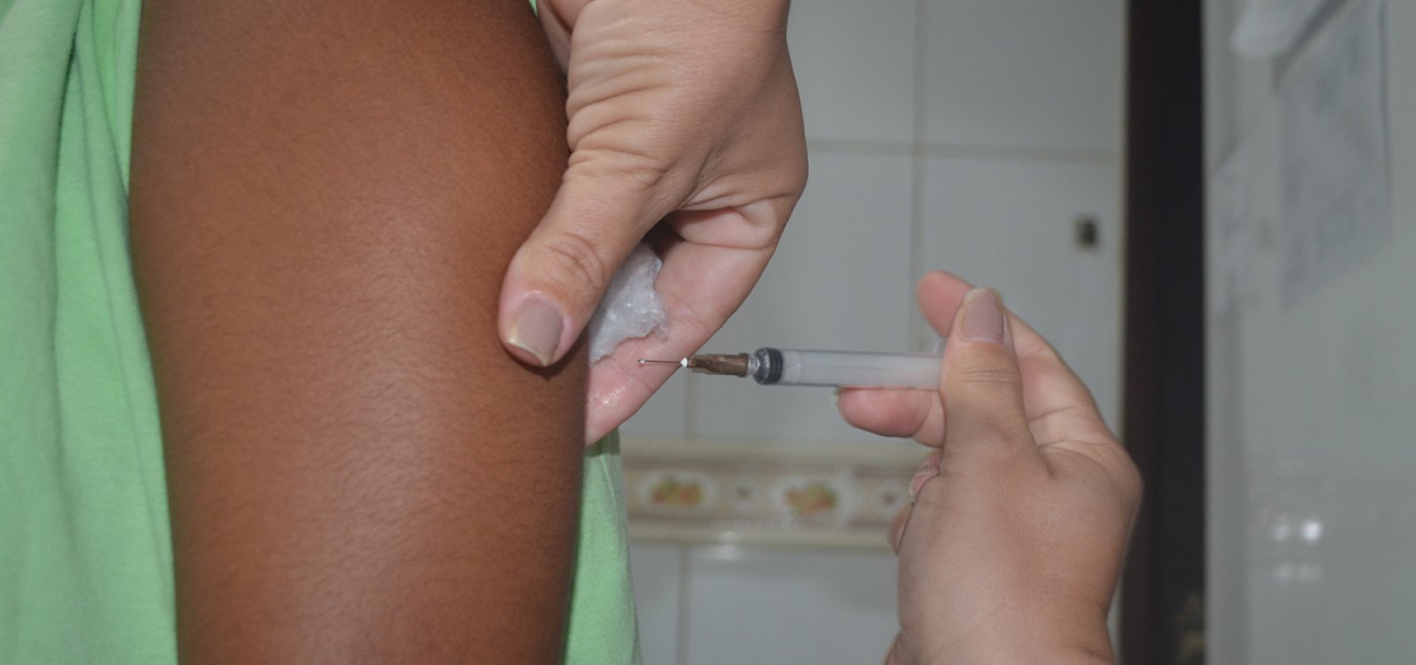 Feira de Santana amplia vacina contra a dengue para público de até 59 anos