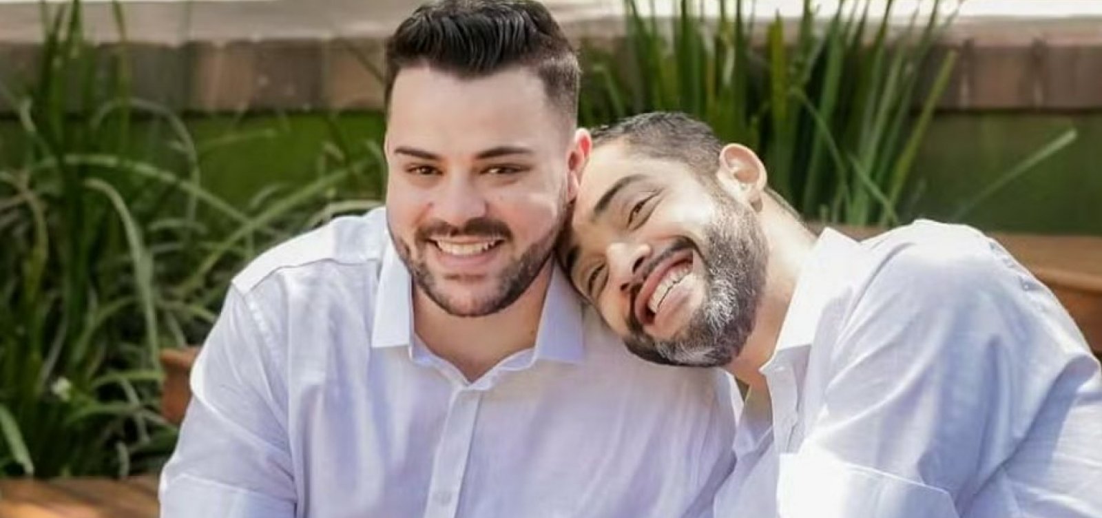Casal gay relata caso de homofobia após empresa se recusar a fazer convite de casamento: "Questão de princípios" 
