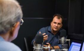 Após cobrança da Metrópole, secretário promete entregar contrato da JCDecaux